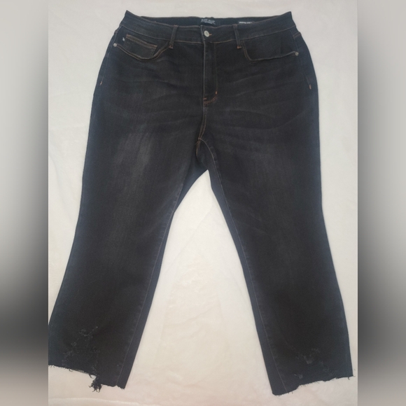 Judy Blue Denim - Judy Blue Black Ankle Cropped Jeans